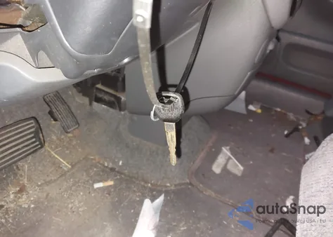 1997 Honda Cr-V Base (A4)/Base Abs (A4) from USA, damaged, VIN JHLRD1854VC044965